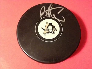Bryan Trottier HOF Penguins Islanders Signed Auto Puck w/ Holder - Picture 1 of 1
