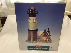 Christmas Delights handbemalter Porzellan Leuchtturm 11" hoch beleuchtet - selten - Bild 1 von 3