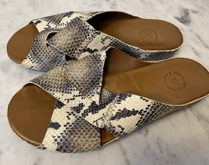 Johnston and Murphy Womens Snakeskin Shoes Sandals Slides Size 8 - Picture 1 of 7