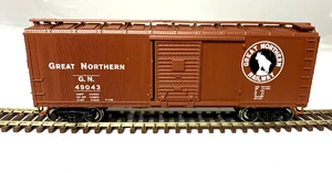 Roundhouse HO Scale Great Northern 40' Single-Sheathed Double Door Boxcar 85208 - Picture 1 of 8
