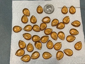 *HOT SALE* KONVOLUT 35 TEILE VINTAGE 20 X MM X 14 MM TROPFEN KRISTALL PERLEN - NEU - BERNSTEINFARBEN - Bild 1 von 11