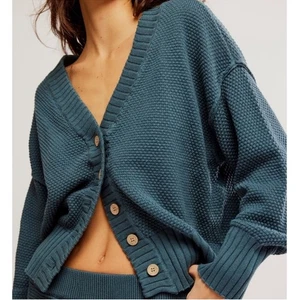 Free People Beach FP Hailee Cardi Strick Balsam blau NUR CARDIGAN Größe Small - Bild 1 von 9