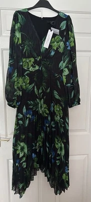 Star Julien Macdonald Black Floral Pleat Dress Size 12 - Image 1 of 4