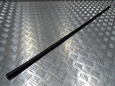 Moldura puerta delantera derecha genuina Vauxhall Astra Mk2 GTE 16v 1984 a 1991 NOS Foto 1 de 4