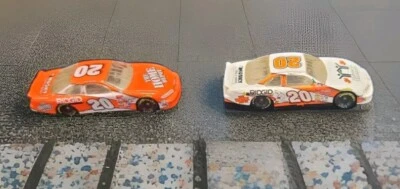 Lote de 2 coches 1/64 Nascar Diecast, Tony Stewart #20 2000 Home Depot y Habitat. Foto 1 de 4