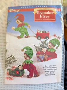 Neu Weihnachten Kunststoff Leinwand Bastelsets von Needlecraft Shop Spielzeugmacher Elfen Elfe🎄 - Bild 1 von 3