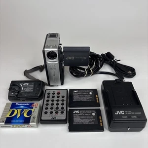 Vintage JVC GR-DVP3U Camcorder MiniDV Video Recorder READ - Foto 1 di 17