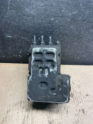 2004 2005 2006 Cadillac Escalade ABS Pump Anti Lock Brake Module T7558 DG - Image 1 of 4
