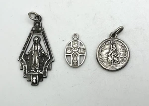 LOTE de 3 MEDALLAS CATÓLICAS PLATA ESTERLINA 925 San Cristóbal 4 vías Escapulario María - Imagen 1 de 3
