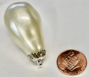 FAUX PEARL TEARDROP PENDANT BEAD 43 x 24mm SILVERTONE FLORAL TOP ACRYLIC PEARL - Picture 1 of 1
