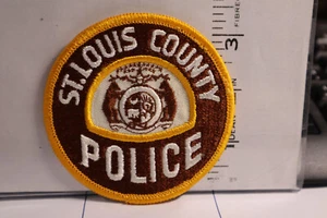 police patch   ST LOUIS COUNTY POLICE MISSOURI  ROUND - Picture 1 of 1