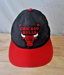 Sombrero de Colección Chicago Bulls Negro/Rojo Snapback - Youngan - Logotipo Años 90 *Usado* - Imagen 1 de 11