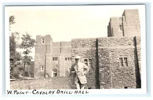 1918-1930 West Point Cavalry Drill Hall NY, New York RPPC Postkarte - Bild 1 von 2