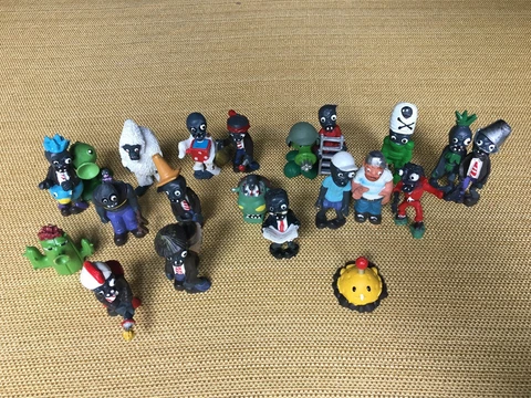 plant vs zombies figures Cover