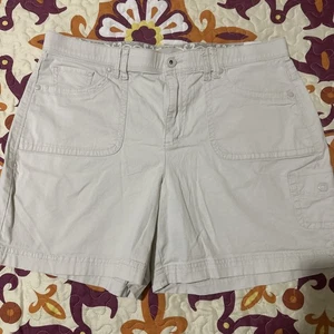 Gloria Vanderbilt Beige Cargo Shorts Comfort Waist Size 12 - Picture 1 of 7
