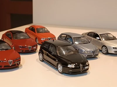 Lotto Alfa Romeo 1:43 - Immagine 1 di 4