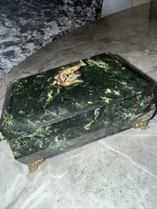 Vintage Serpentine Stone Trinket Jewelry Box Bronze Lizard Keepsake Storage - Foto 1 di 6