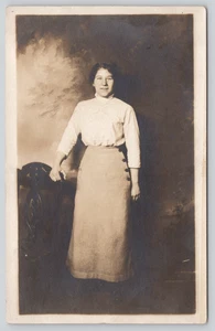 Postal RPPC Mujer Joven Museta Cofer Retrato Jack Weeks Búho Estudio Altoona PA - Imagen 1 de 4