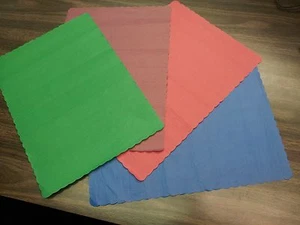(1000) SCALLOPED PLACEMATS 14"x 10" BLUE/RED/GRN/BURGUNDY PAPER ASSORTED COLORS - Picture 1 of 5