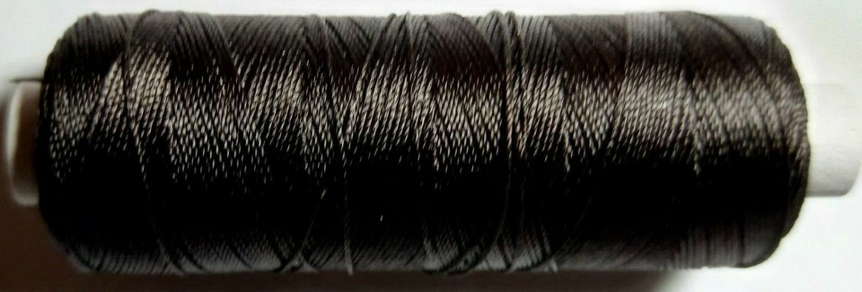 HILO DE NYLON FUERTE ADHERIDO AÑOS 40, CARRETE 180MTR, TAPICERÍA ETC, ELIGE EL COLOR Foto 1 de 1