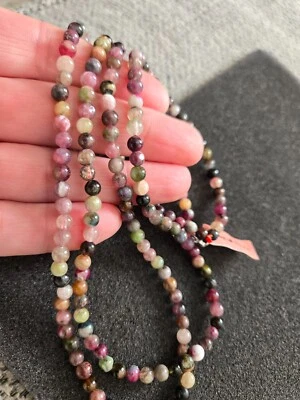 Hermoso collar de plata de ley con múltiples cuentas de turmalina ¡95,50 quilates! Foto 1 de 4