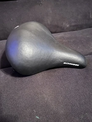 Sillín de asiento de bicicleta Schwinn Cionlli acolchado resortes cómodos 10" de ancho negro Foto 1 de 4