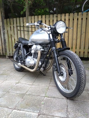 Kawasaki W650 Café-Racer - Bild 1 von 4