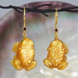 Toad Frog Earring Carved Mother-of-Pearl Gem Gold Vermeil Sterling Silver 10.27g - Picture 1 of 14
