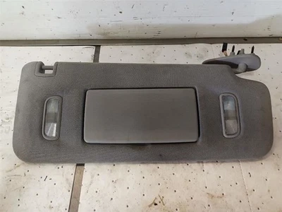 Parasol derecho pasajero con espejo retrovisor iluminado de Chevy Tahoe 10754395 2015 Foto 1 de 4