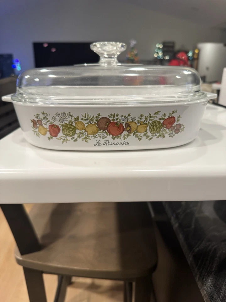 Corning Ware Spice Of Life 10x10x2 in Le Romarin Dish A-10-B & Pyrex Lid A12C - Image 1 of 4