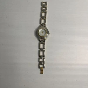 Ladies Gold Guess Dress Water Resistant Watch Needs Battery - Bild 1 von 9