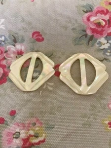 Pr Vintage Lustre Mother of Pearl Buckles - Diamond Shape - Picture 1 of 3