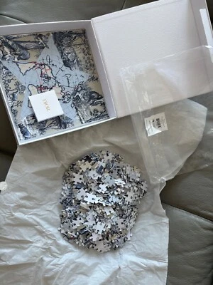 2024 Christian Dior/Puzzle “Around The World” 500 Peças/PRESENTE DE BOAS-VINDAS PRATA - Imagem 1 de 4