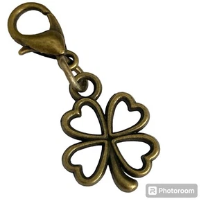 Clip On Shamrock Bag Charm St Patricks Irish Celtic 4 Leaf Clover Zipper Pull - Picture 1 of 7