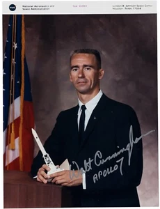 1968 NASA Autographed Walt Cunningham APOLLO 7 Mission Red Photograph USA D260 - Picture 1 of 2