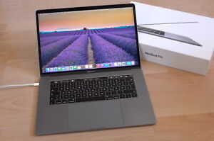 Apple MacBook Pro 15“ 2,9GHz i7 4GB Grafik Space Gray Guter Zustand in OVP