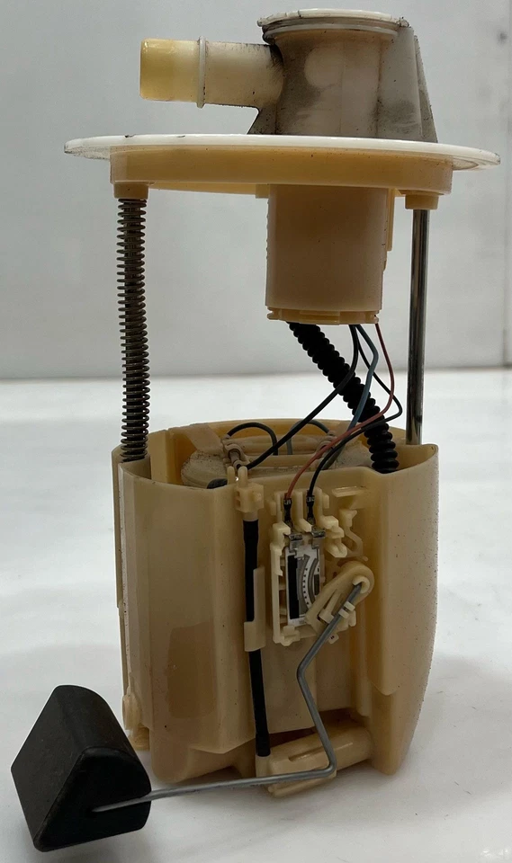 Conjunto de bomba de combustible Toyota Corolla 2005-2008 OEM 7702002181 Foto 1 de 4