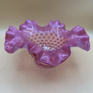 Fenton Glas Schuhnagel Preiselbeere weiß opalisierend gekräuselt Schüssel Vase 7"x 4" Vintage - Bild 1 von 8