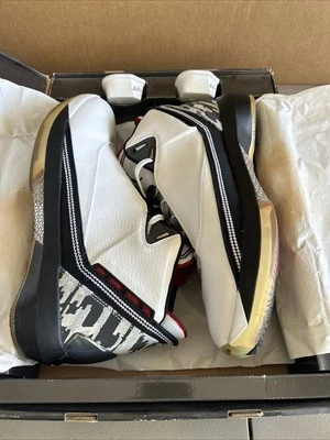 Talla 11.5 - Air Jordan 22 OG Blanco Rojo Universitario Usado Una Vez Foto 1 de 4