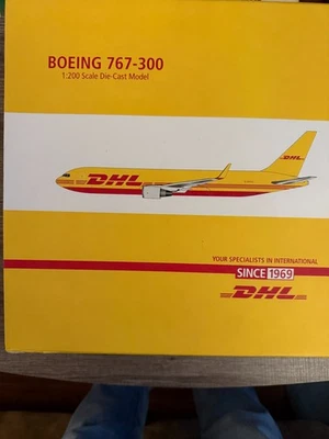 Gemini - 1/200 - DHL - 767-300 Foto 1 de 3