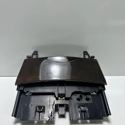 08-17 Mercedes Benz W204 C250 C300 C350 Consola central Bandeja de cenizas OEM A2046800179 Foto 1 de 4