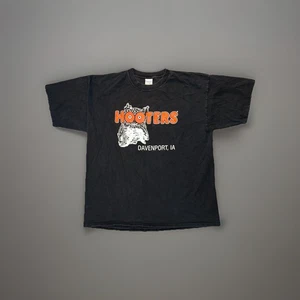Vintage Y2K Hooters T-Shirt Herren XL Davenport IA Eule Logo Delightfully Tacky - Bild 1 von 5