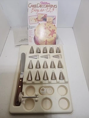 Puntas de acero inoxidable para decoración de pasteles Wilton de 18 piezas  Foto 1 de 4