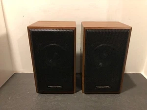 Realistic Minimus 18 Vintage Bookshelf Speakers Tested Working #40-222 - Picture 1 of 5