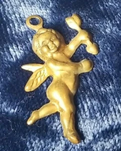 Vintage Cracker Jack / Gumball Machine Charm - LATÓN ALADO CUPIDO ~ Ray Rohr - Imagen 1 de 4