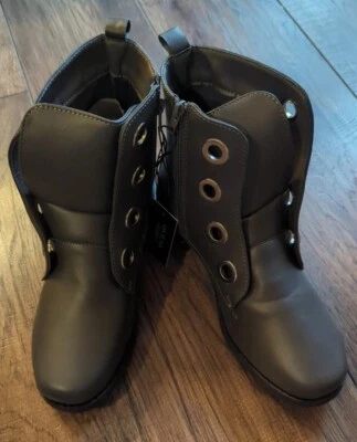 Botas para mujer Via Rosa gris imitación cuero sin cordones estilo abierto talla 10 ¡NUEVAS CON ETIQUETAS! $54 Foto 1 de 4