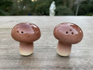 Rare Cute Mushrooms Brown Speckled Pepper Salt Shakers and Vegetable VTG & - Picture 1 of 8