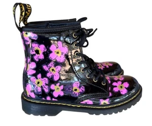 Stivali da combattimento per bambini Dr. Doc Martens rosa fiori taglia 3 Air Wair - Foto 1 di 7