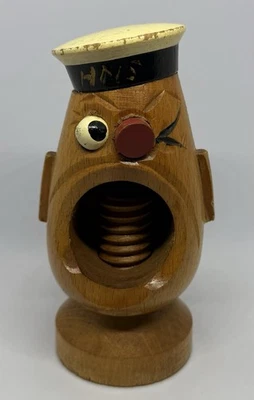 Cascanueces marinero tallado en madera HMS de colección hecho en Japón Foto 1 de 4
