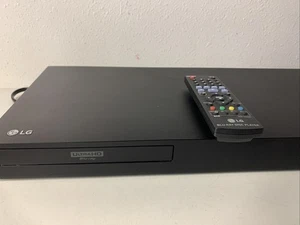 CLEAN LG Ultra HD 4K HDR 3D Blu-Ray Player UP875 mit Fernbedienung. Getestet. - Bild 1 von 8